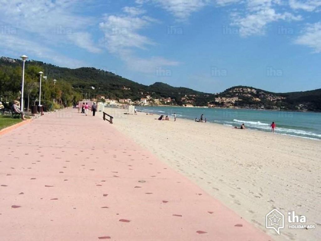 Villa Spacieuse, Climatisation, Piscine, Jardin Paysage, Proche Mer サン・シル・シュル・メール エクステリア 写真